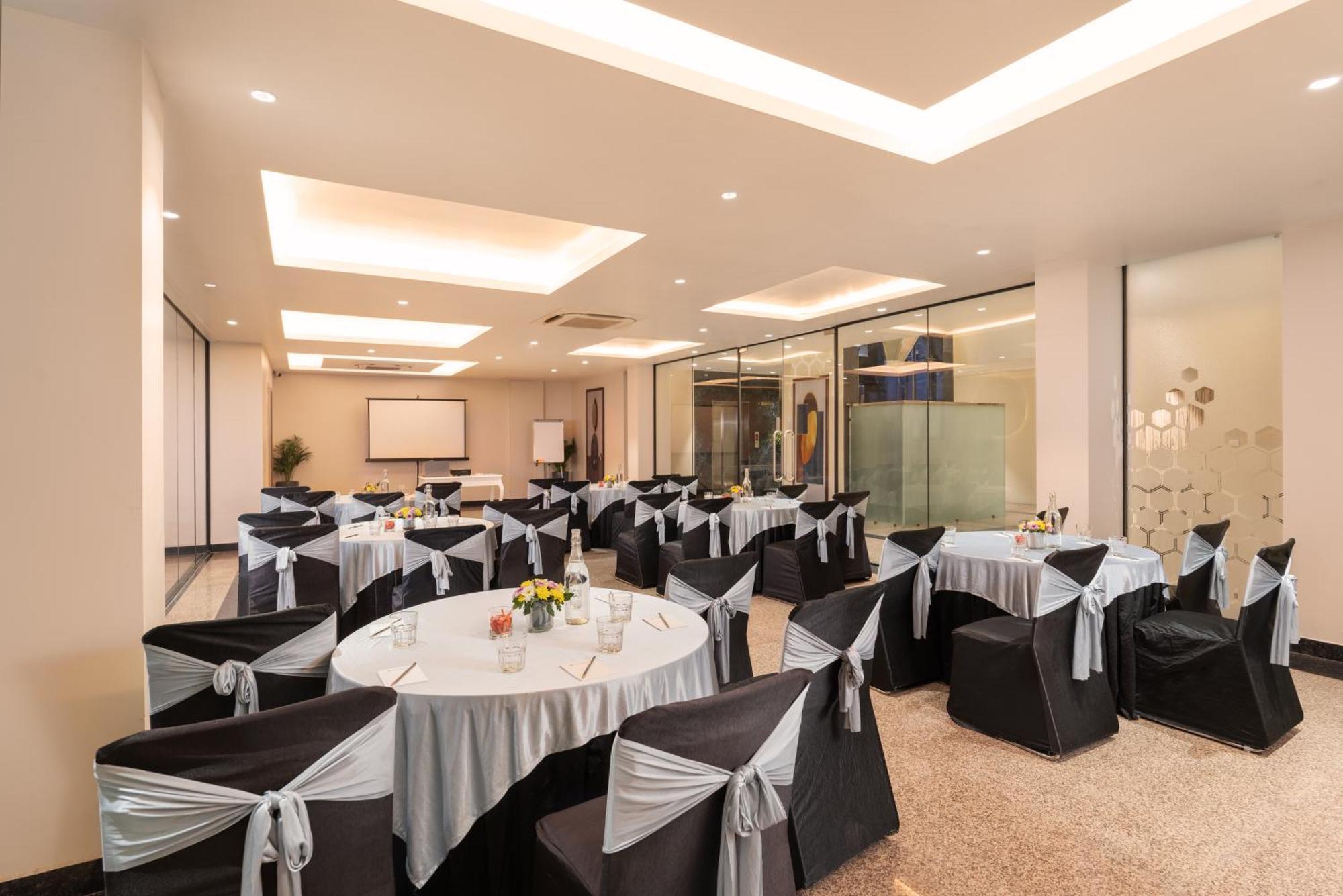 Foxtrail, Sector 42 - Am Hotel Kollection Gurgaon Exterior foto