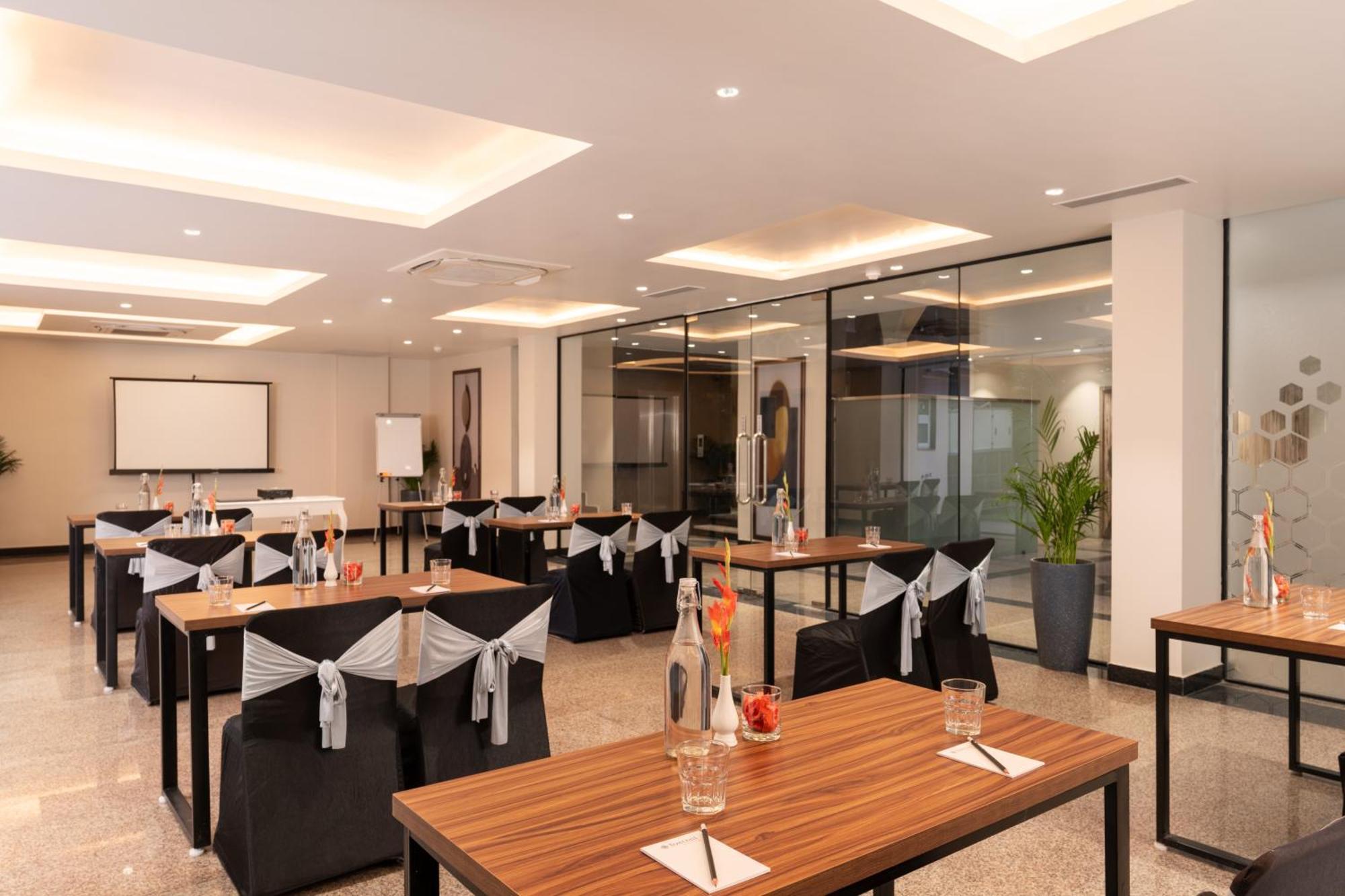 Foxtrail, Sector 42 - Am Hotel Kollection Gurgaon Exterior foto