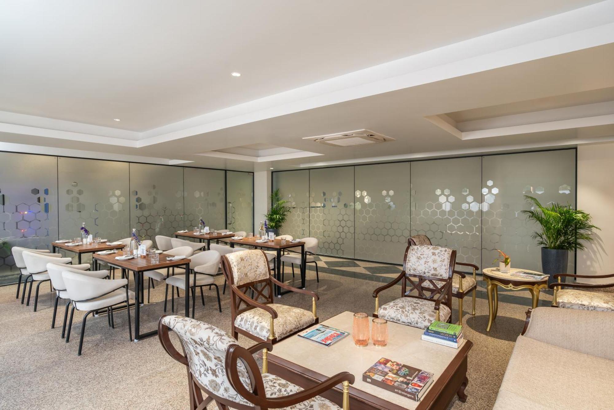 Foxtrail, Sector 42 - Am Hotel Kollection Gurgaon Exterior foto