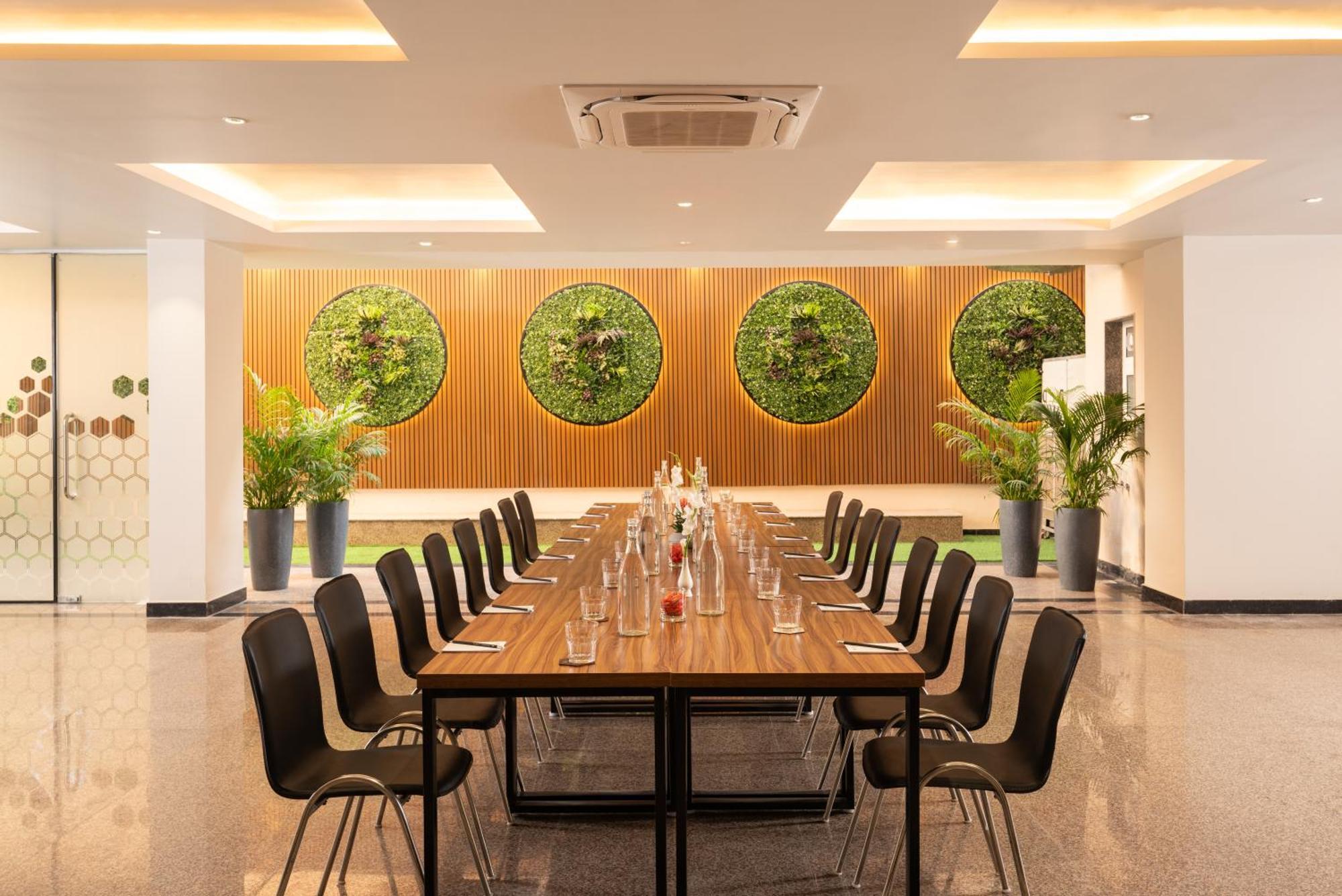 Foxtrail, Sector 42 - Am Hotel Kollection Gurgaon Exterior foto
